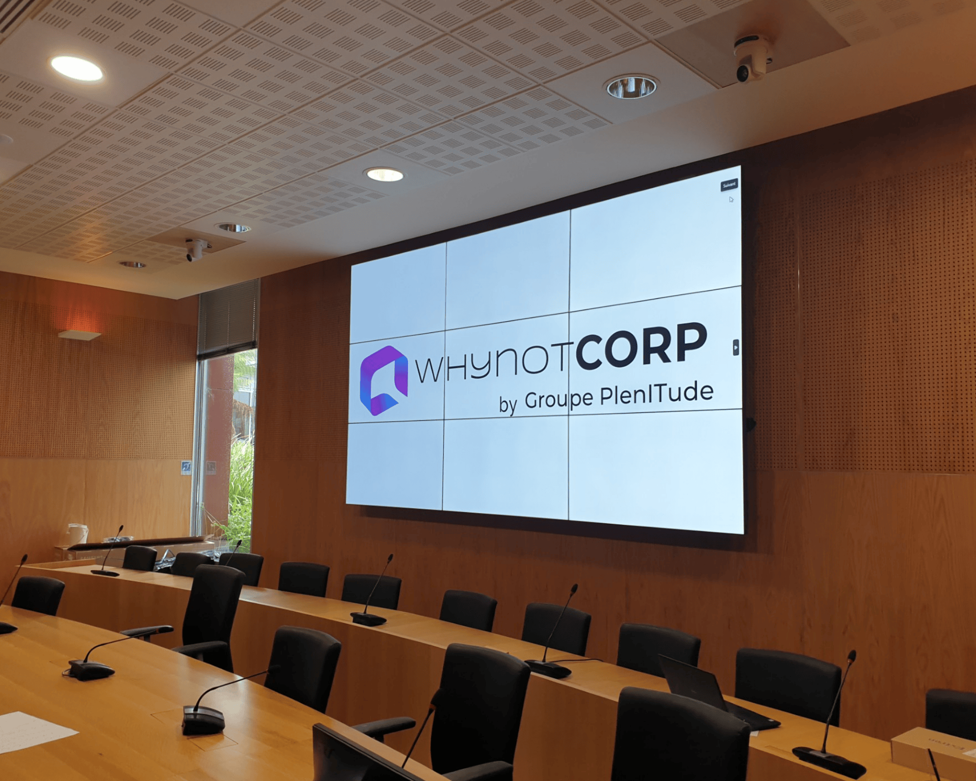 Corporate — Paris 8