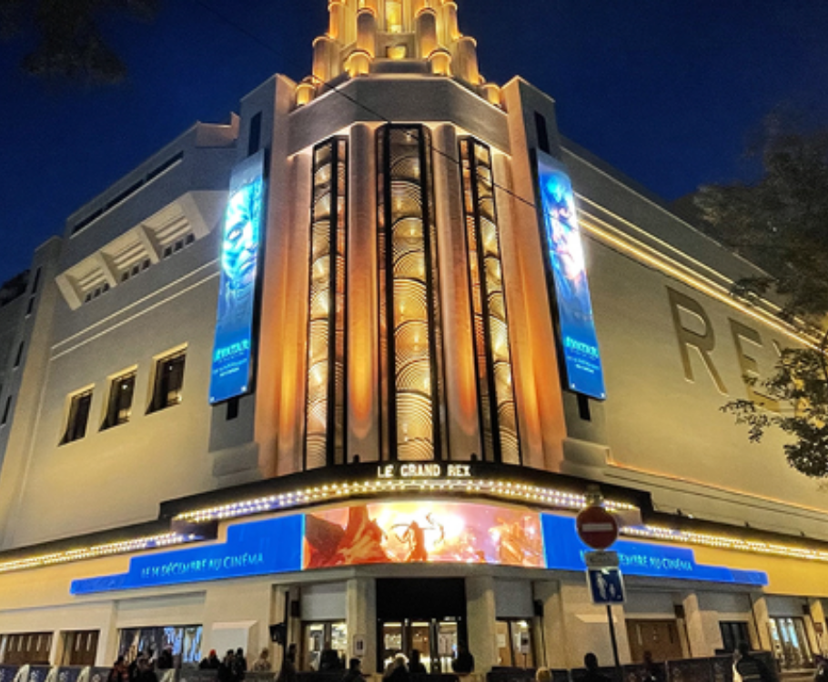Installation écran LED Laurea au Grand Rex Paris
