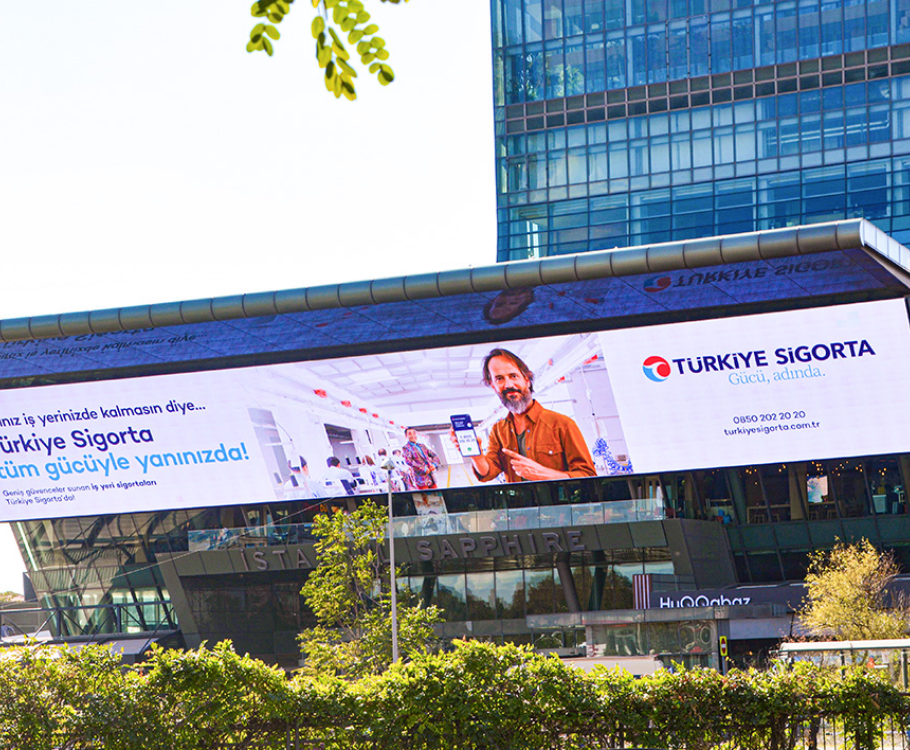 Installation écran LED Laurea Centre Commercial Sapphire