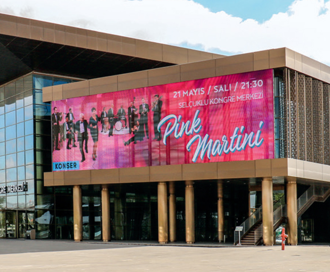 Habillage LED de façade architecturale bâtiment commercial