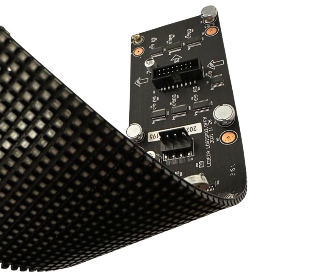 Écran LED Compact FreeForm – flexible et économique pour installations courbes intérieur et extérieur