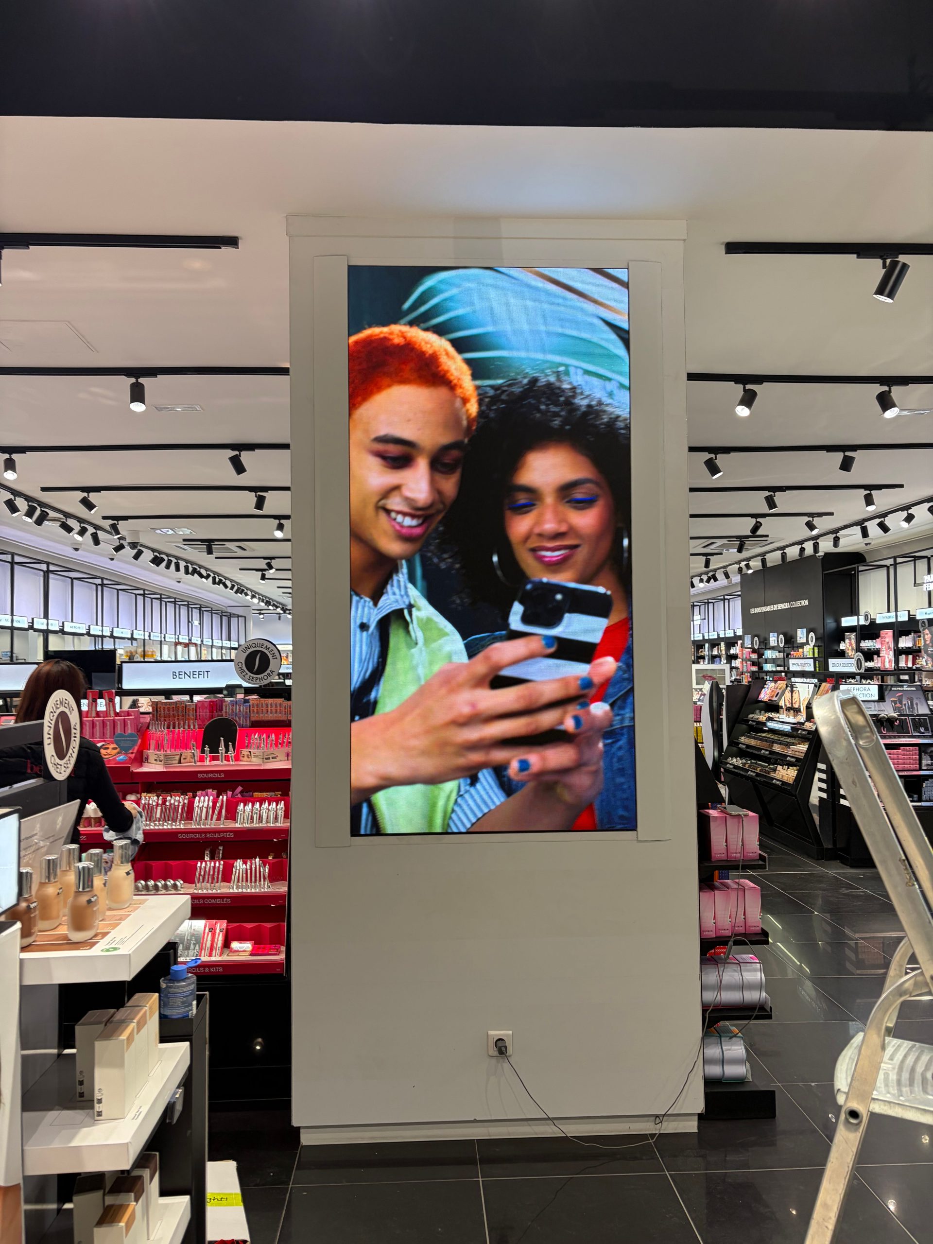 Réalisation retail bornes tactiles