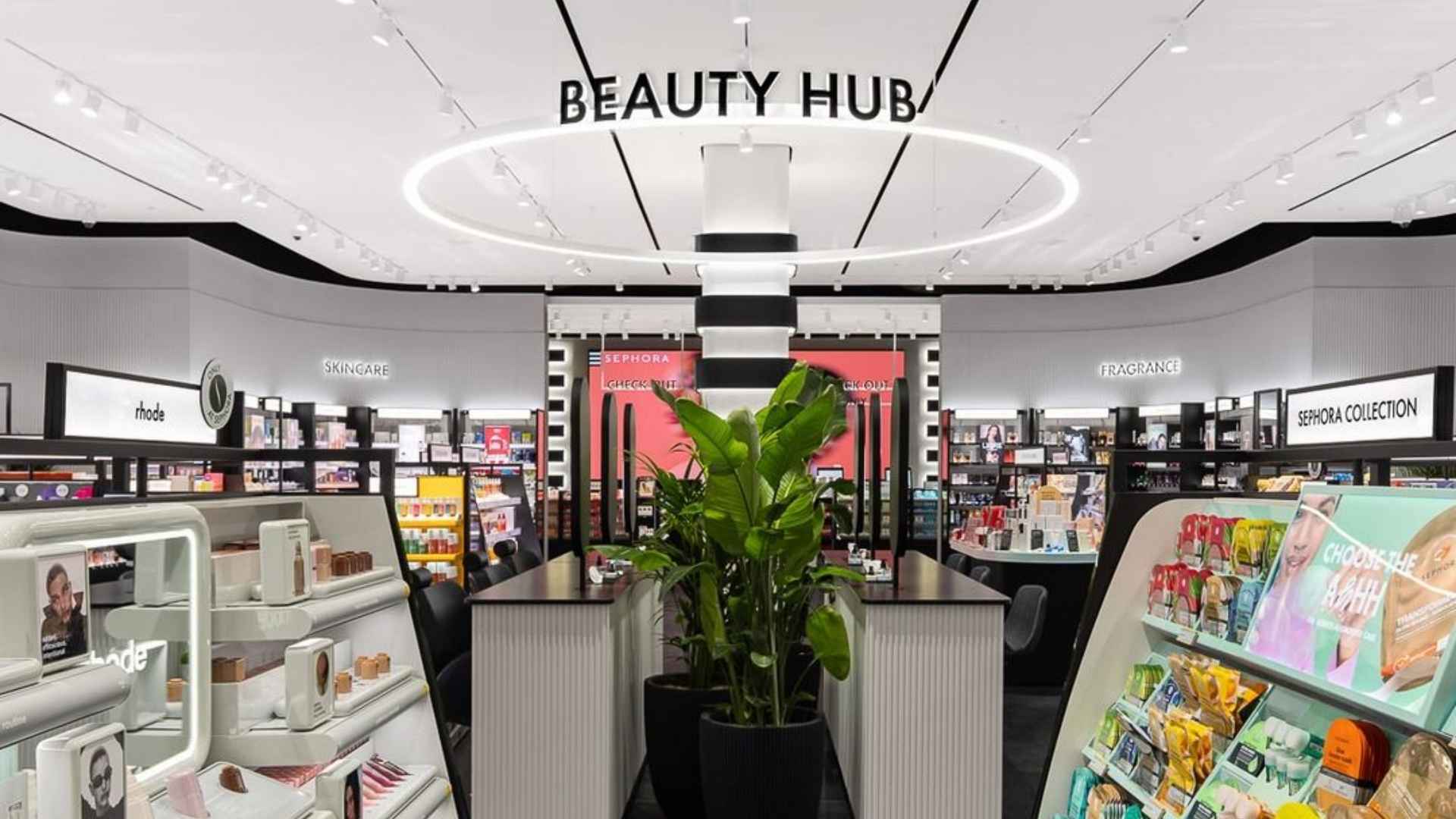 Écran LED final intégré et opérationnel dans le magasin Sephora Glasgow